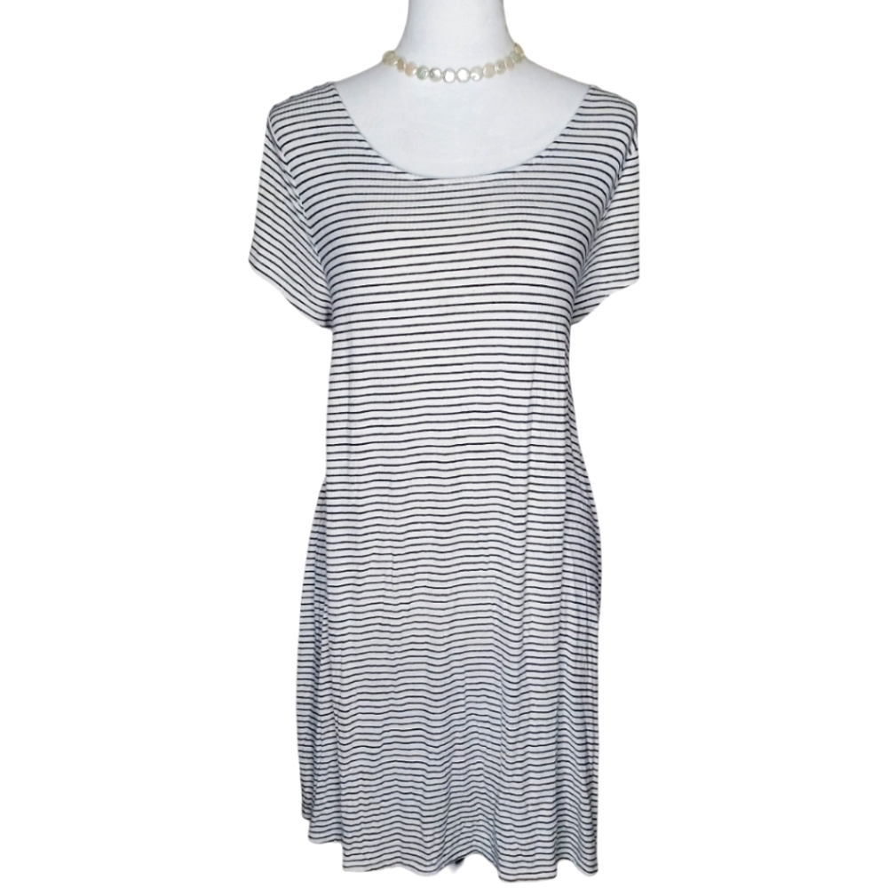 🦋Mossimo Supply Co. Black & White Striped Free Form Casual Dress